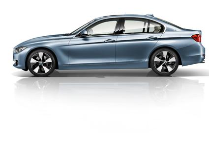 BMW الفئة الثالثة على مرّ الزمن: ديناميكية ومبدعة ومفعمة بسِمات BMW الأصيلة.